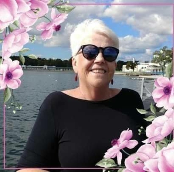 Meet your Posher, Elaine - Picture 1 of 1